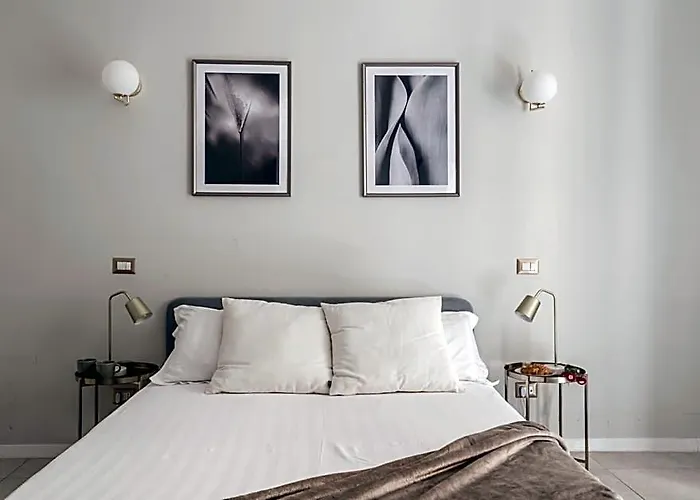 Apartment The Rent - Bright Flat Near San Pietro