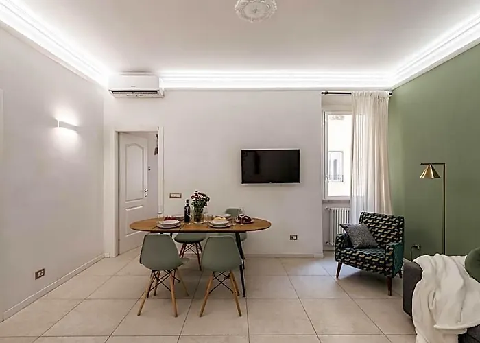 The Rent - Bright Flat Near San Pietro Apartment *