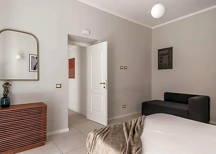 The Rent - Bright Flat Near San Pietro Apartment