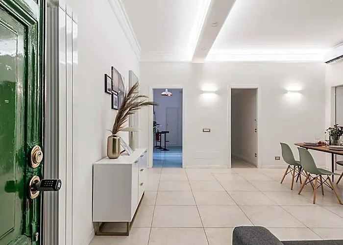 The Rent - Bright Flat Near San Pietro *