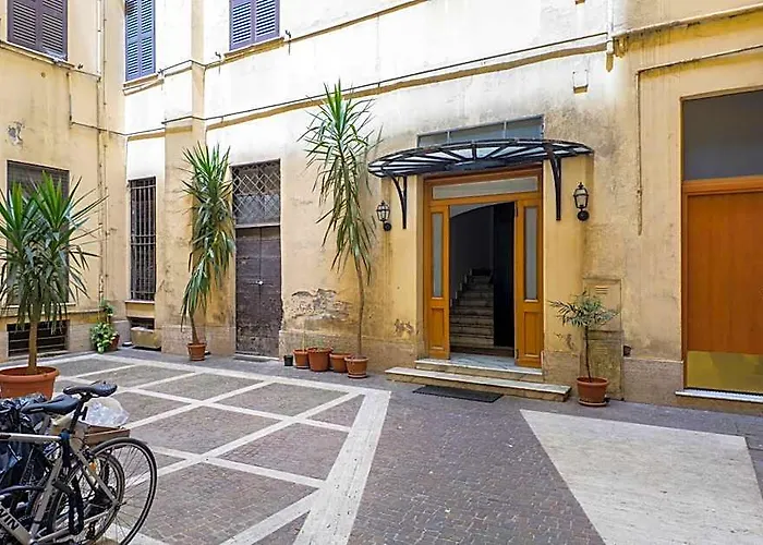 Apartment The Rent - Bright Flat Near San Pietro *
